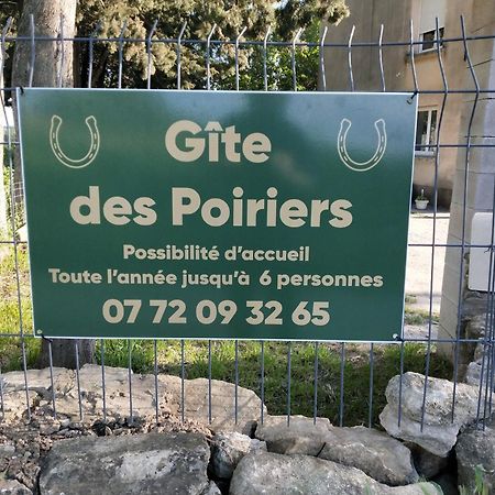 Le Gite Des Poiriers 于泽斯 外观 照片